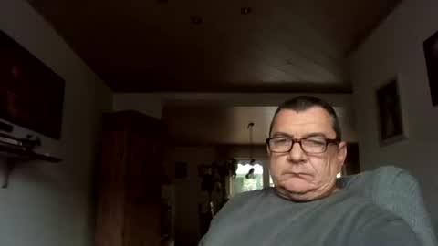 nobbie44 online show from September 18, 2025, 8:49 am