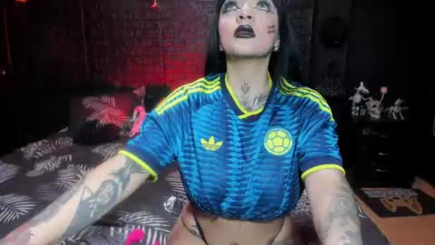 Snapshot of noctara_voss chatting on June 19, 2026, 10:35 pm Ann online show from June 19, 2026, 10:35 pm
