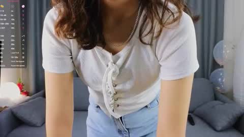 Mina online show from December 18, 2025, 6:14 pm