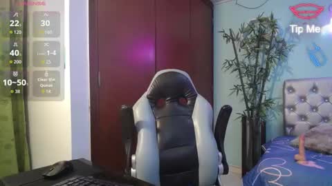 noelia_milfs online show from June 22, 2026, 3:25 am