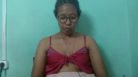 Snapshot of noella711128 chatting on December 17, 2025, 8:42 am noella711128 online show from December 17, 2025, 8:42 am