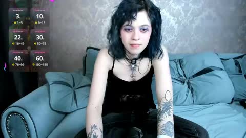 Snapshot of noellegothicshadow chatting on May 7, 2026, 10:15 pm Elly online show from May 7, 2026, 10:15 pm