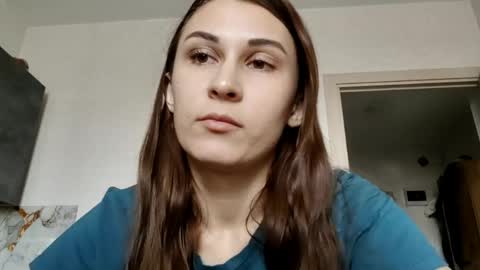 Mia online show from April 17, 2026, 8:50 am