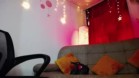 Snapshot of noha_lux1 chatting on October 1, 2025, 12:33 pm Noha Lux online show from October 1, 2025, 12:33 pm