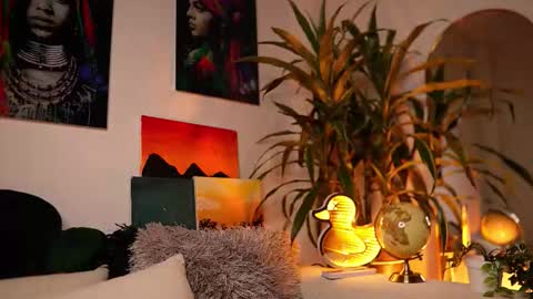 Snapshot of noha_miler chatting on February 27, 2026, 10:43 pm kevin online show from February 27, 2026, 10:43 pm