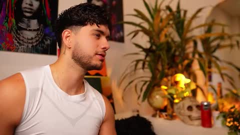 Snapshot of noha_miler chatting on March 5, 2026, 9:33 pm kevin online show from March 5, 2026, 9:33 pm