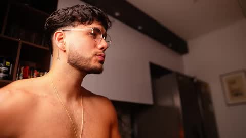 Snapshot of noha_miler chatting on March 8, 2026, 2:04 am kevin online show from March 8, 2026, 2:04 am