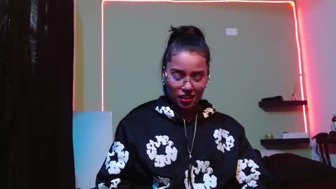 Snapshot of noha_thomson chatting on September 20, 2025, 8:21 pm Noha Thomson online show from September 20, 2025, 8:21 pm