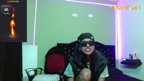 Snapshot of noha_thomson chatting on October 21, 2025, 12:22 am Noha Thomson online show from October 21, 2025, 12:22 am