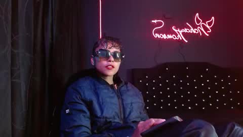 Noha Thomson online show from January 18, 2026, 1:31 am