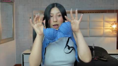 Snapshot of nohemi_louse chatting on September 9, 2025, 7:13 pm Nohemi online show from September 9, 2025, 7:13 pm