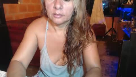 nohhadeluxe online show from February 9, 2025, 10:53 am