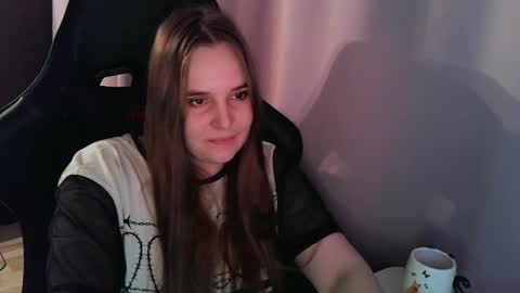 noir_ember_ online show from October 6, 2025, 12:13 pm