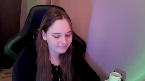 noir_ember_ online show from November 17, 2025, 1:06 pm