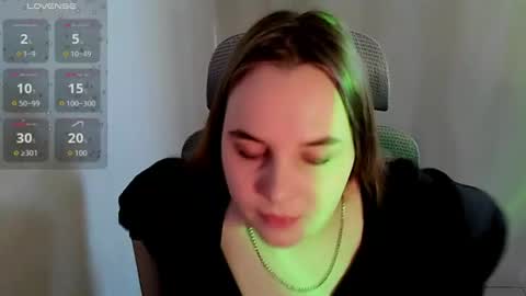 noir_ember_ online show from June 20, 2026, 9:34 am