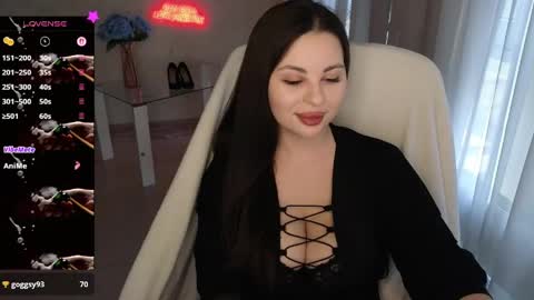 Kate online show from May 5, 2026, 3:42 pm