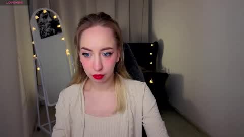 Snapshot of noirnymphh chatting on March 3, 2026, 9:42 pm Isabelle online show from March 3, 2026, 9:42 pm