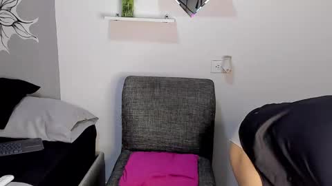 Im Nolan  online show from May 5, 2026, 1:57 am