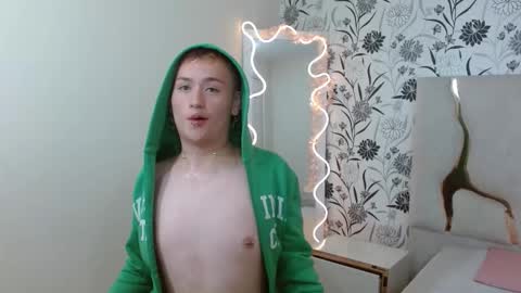 nooah_tay online show from January 8, 2026, 4:37 am