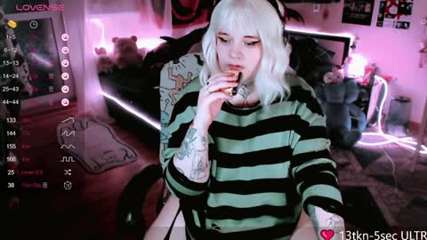 Snapshot of noori_hope chatting on February 1, 2025, 10:44 pm Noori online show from February 1, 2025, 10:44 pm