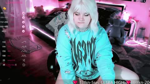 Snapshot of noori_hope chatting on February 8, 2025, 9:57 pm Noori online show from February 8, 2025, 9:57 pm