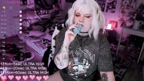 Snapshot of noori_hope chatting on October 19, 2025, 8:31 pm Noori online show from October 19, 2025, 8:31 pm