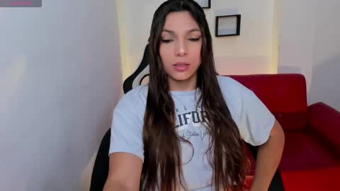 Nora online show from December 3, 2025, 3:25 am