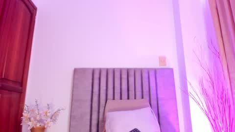 Nora Da Silva online show from December 7, 2024, 5:20 pm