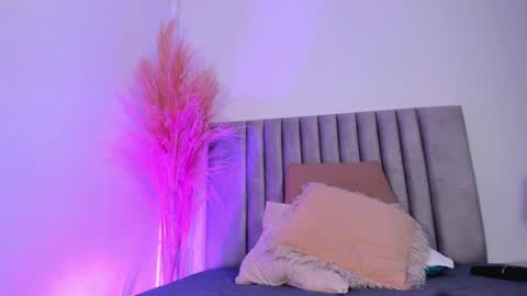 Nora Da Silva online show from December 28, 2024, 12:57 am