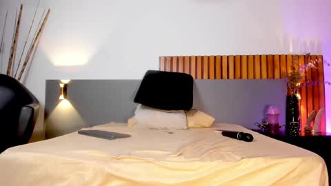 Nora Da Silva online show from March 6, 2025, 4:41 am