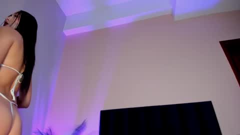 Nora Da Silva online show from November 13, 2025, 1:37 am