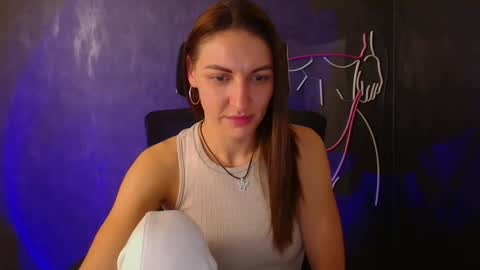 Snapshot of nora_n chatting on October 6, 2025, 9:45 pm Nora online show from October 6, 2025, 9:45 pm