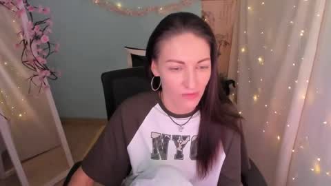 Nora online show from May 22, 2026, 8:10 am