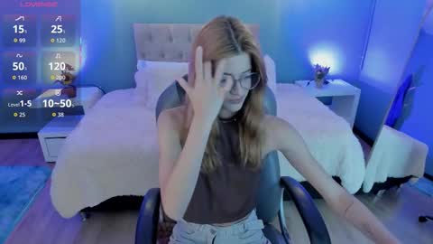 Snapshot of nora_vennucci chatting on March 3, 2026, 8:04 pm Nora online show from March 3, 2026, 8:04 pm