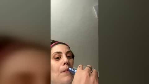 norablues online show from June 17, 2026, 4:48 am