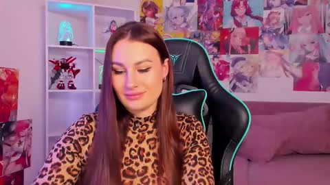 NoraFoxes online show from February 3, 2026, 5:38 am