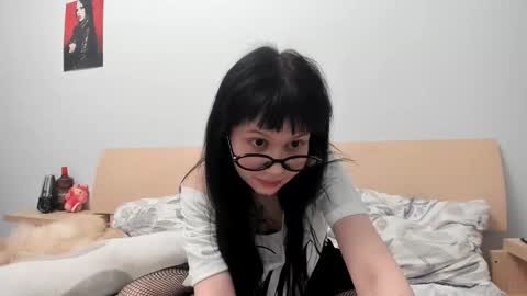 nora  online show from October 3, 2025, 9:45 pm