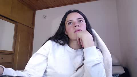 Snapshot of noreen_ chatting on March 17, 2026, 7:39 pm noreen_ online show from March 17, 2026, 7:39 pm