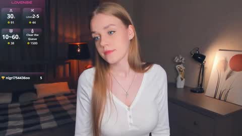Snapshot of normaemans chatting on September 19, 2025, 8:20 pm Beatrice online show from September 19, 2025, 8:20 pm