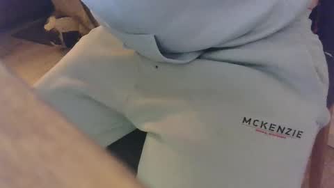 nostrezzzcum online show from March 4, 2025, 2:38 am