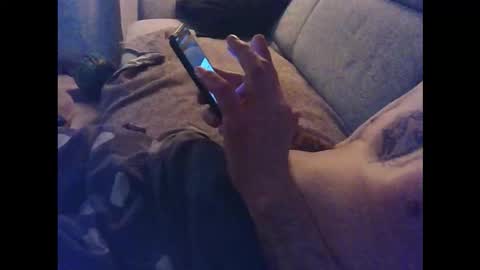 nostrezzzcum online show from November 9, 2025, 6:44 am