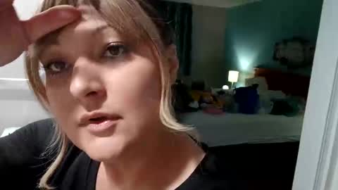 notouchmami online show from September 21, 2025, 9:00 am