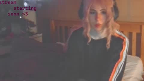 Snapshot of notyourfemboi chatting on October 10, 2025, 1:04 am Lucy online show from October 10, 2025, 1:04 am