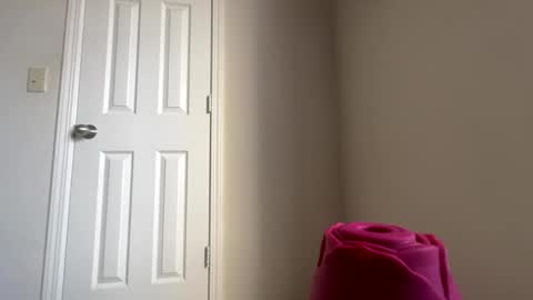 notyourkitty00 online show from September 26, 2025, 10:03 pm