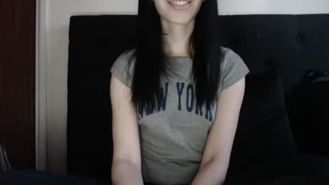 Olivia online show from November 17, 2025, 1:06 pm