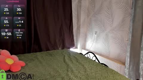 Snapshot of novalay chatting on September 12, 2025, 12:33 am Sonya online show from September 12, 2025, 12:33 am