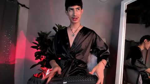 Snapshot of novawheeler chatting on October 19, 2025, 7:36 pm Nova online show from October 19, 2025, 7:36 pm