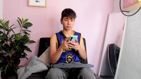 NovayBrian online show from January 3, 2025, 8:43 pm