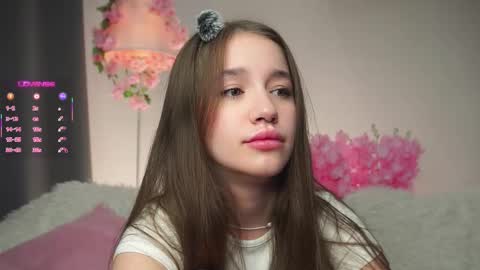 Snapshot of now_you_know chatting on October 12, 2025, 1:04 am Dina online show from October 12, 2025, 1:04 am