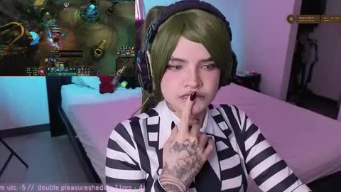 Snapshot of noxarcanee chatting on October 10, 2025, 5:28 am Goth Darling online show from October 10, 2025, 5:28 am